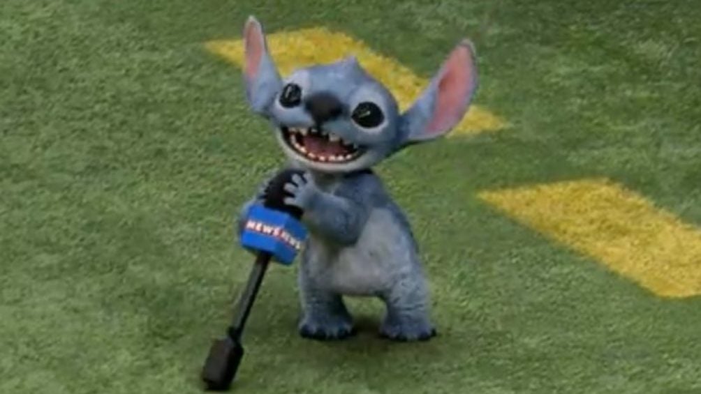 Stitch sorprende en el Super Bowl LIX con inesperada aparición