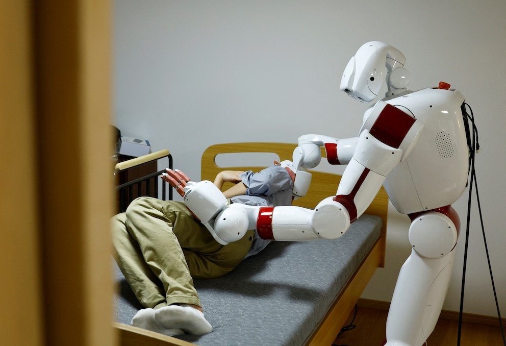 Robots cuidadores Japón IA