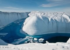 Científicos descubren un fenómeno estacional que acelera el deshielo en Groenlandia