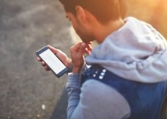 ¿Los teléfonos inteligentes están influyendo en la caída de la natalidad mundial?