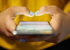 Guía para mantener la pantalla del iPhone 17 y Samsung Galaxy como el primer día