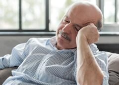 Las siestas frecuentes y el riesgo de demencia Las siestas frecuentes y el riesgo de demencia